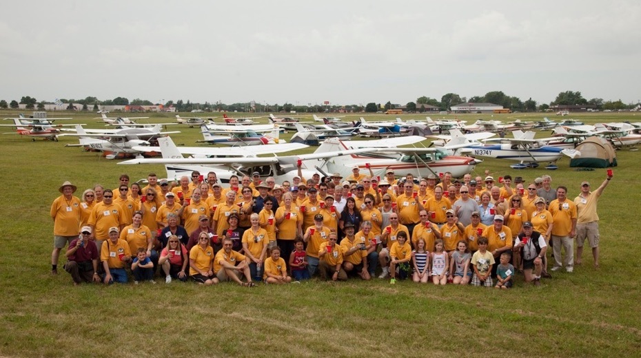 2014 Cessnas 2 Oshkosh Group Picture